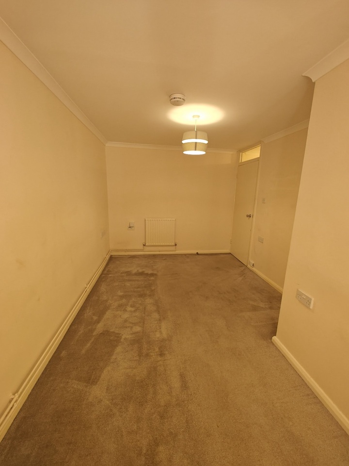 1 Bed Flat, Tyrell Court, SO18 photo 2