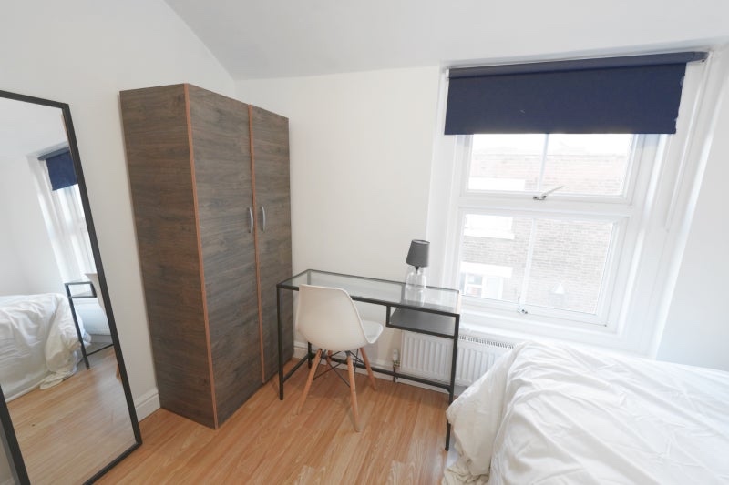 Room in a Shared Flat, Court Street, E1 photo 3