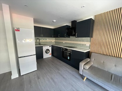 1 Bed Flat, Hampton Hill, TW12