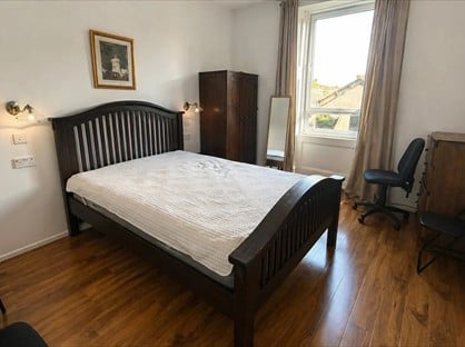Room in a Shared House, North St, G3