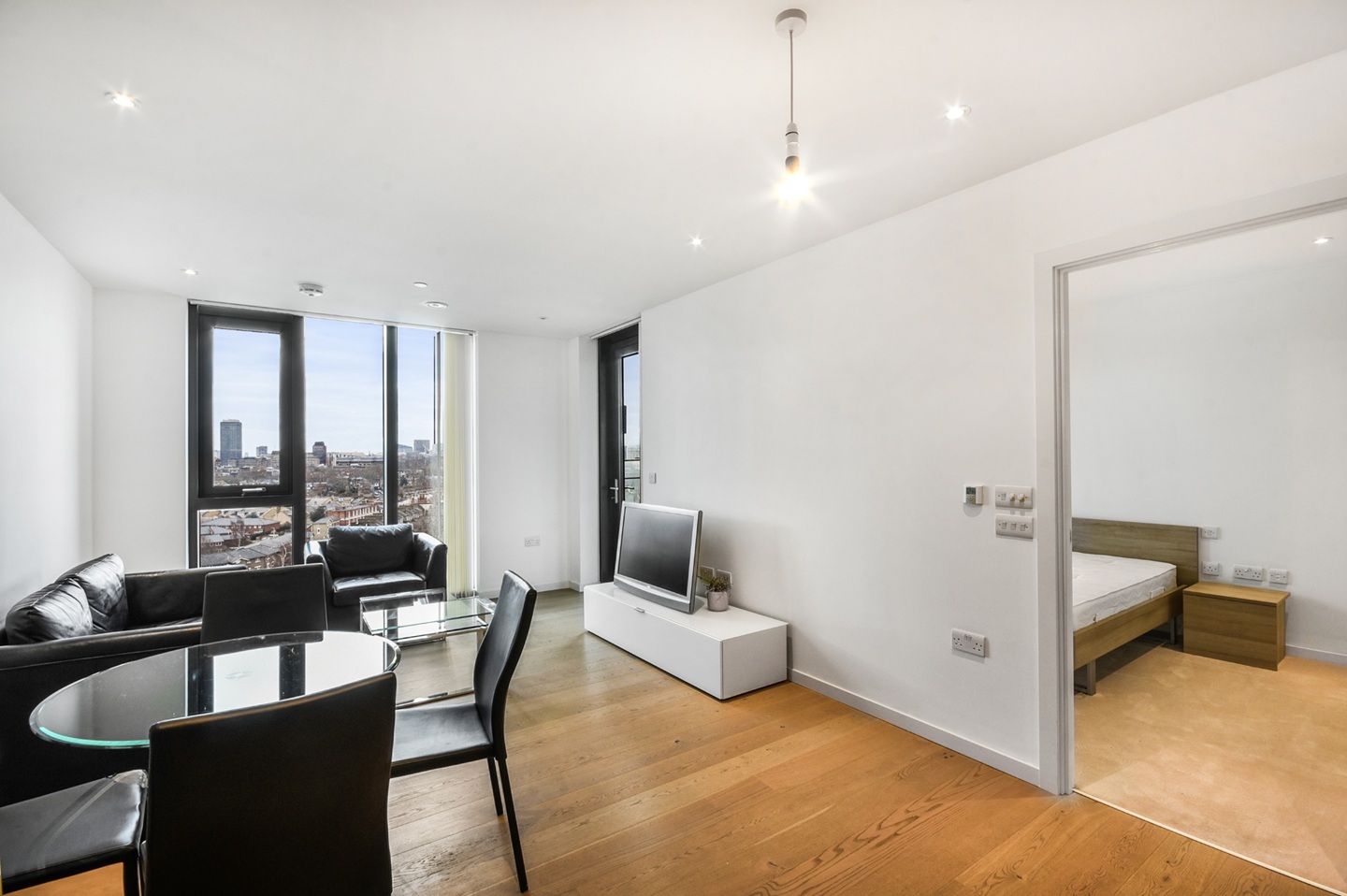1 Bed Flat, St Gabriel Walk, SE1, N1 7GU photo 4