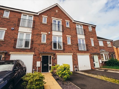 4 Bed Terraced House, Templeton Close, DE3