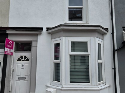 4 Bed Terraced House, Grove St, TS18