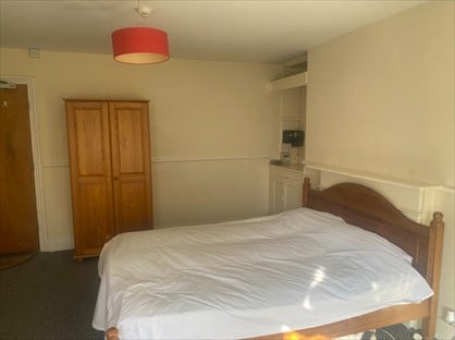 Room in a Shared House, Waterden Road, GU1