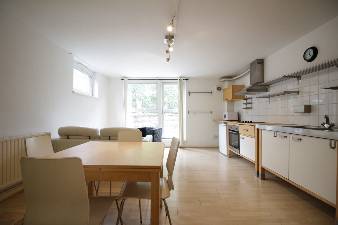 2 Bed Flat, Forge Place, NW1 photo 3