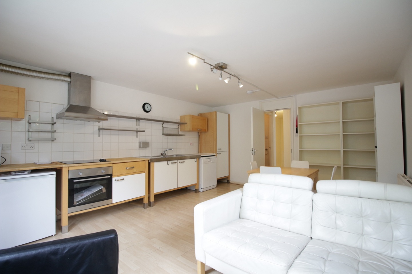 2 Bed Flat, Forge Place, NW1 photo 2