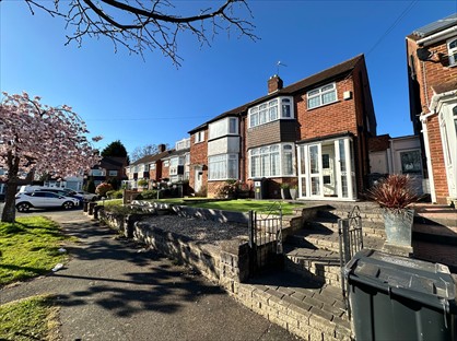 3 Bed Semi-Detached House, Mayswood Grove, B32