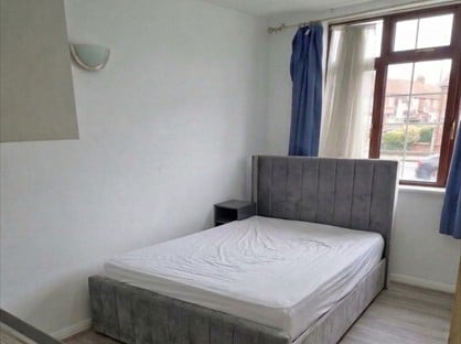 Studio Flat, Carlyon Road, HA0