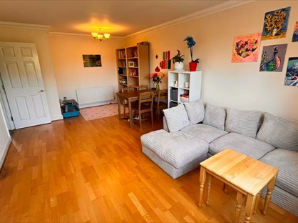 2 Bed Flat, Gainsborough Court, BR2