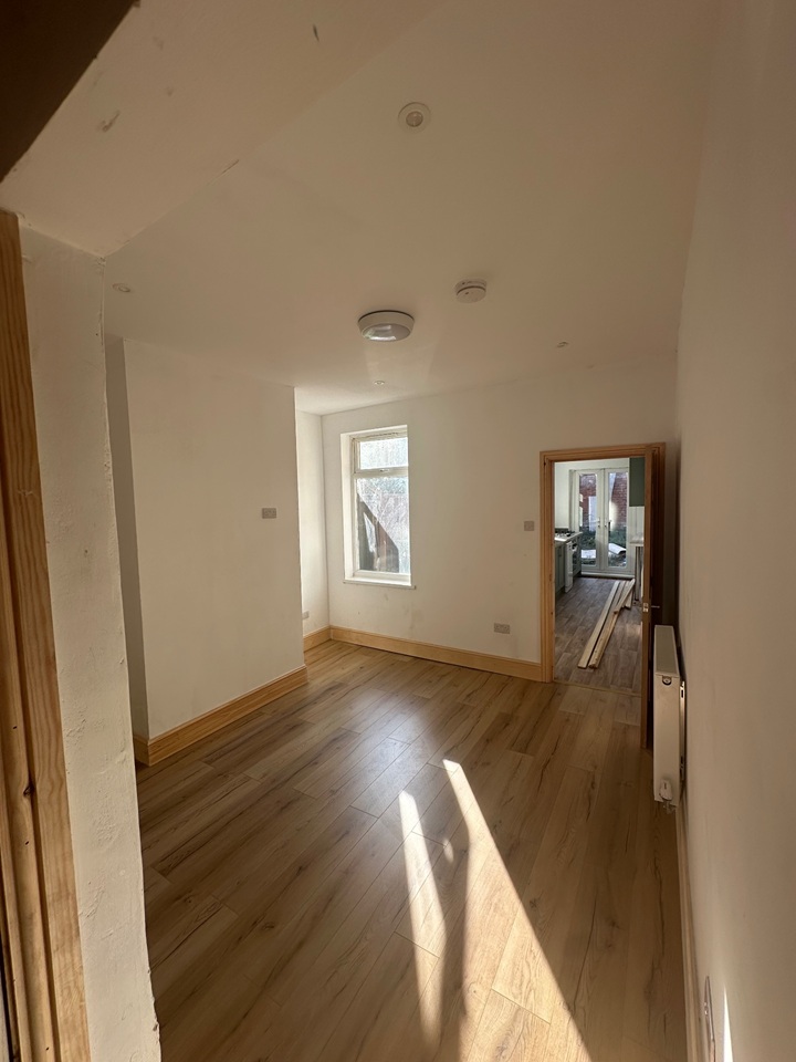 2 Bed Terraced House, Walter St, DE1 photo 2