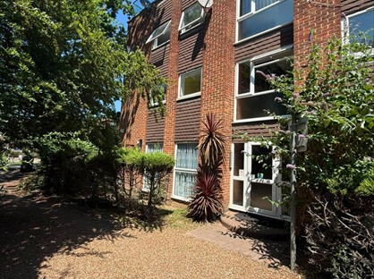 2 Bed Flat, Ridgeway Court, E4