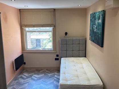 Room in a Shared House, Chester Road, WD18