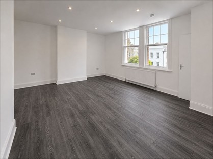 Room in a Shared Flat, High Road, N12