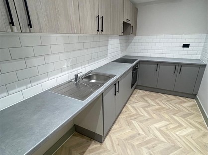 Studio Flat, Pendennis Road, SW16