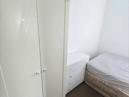 1 Bed Flat, Bentley Road, L8 photo 3
