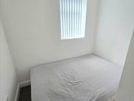 1 Bed Flat, Bentley Road, L8 photo 4