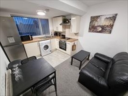 1 Bed Flat, Sheil Road, L6