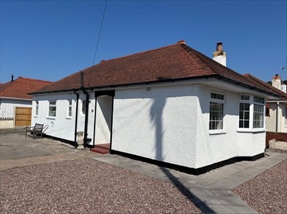 3 Bed Bungalow, Gordon Avenue, LL19