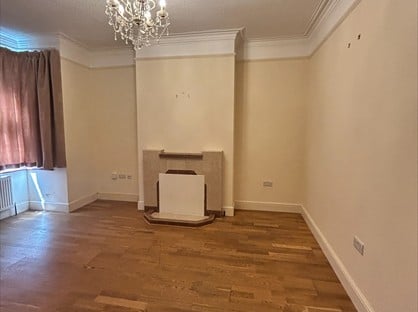 3 Bed Terraced House, Briarfield Avenue, N3