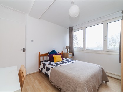 Room in a Shared Flat, Hersham Close, SW15