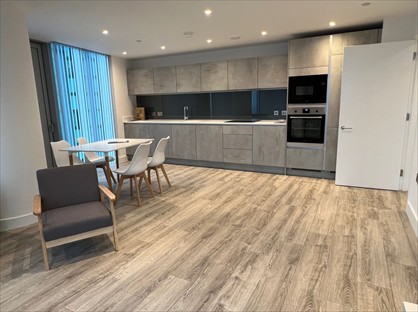 2 Bed Flat, Blade Tower, M15