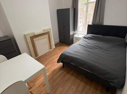 Room in a Shared House, La Rose Lane, N15