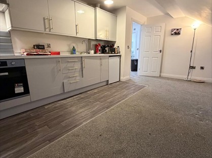 2 Bed Flat, London Road, SK17