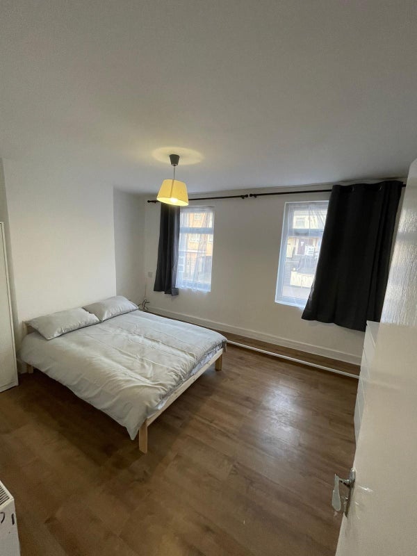 Room in a Shared House, Wentworth Dwellings, E1