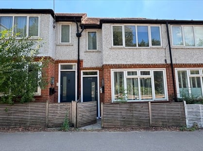 3 Bed Terraced House, Portsmouth Road, KT11