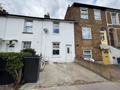 2 Bed Semi-Detached House, West St, CR0