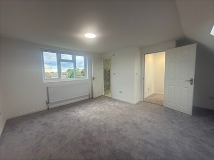 4 Bed Terraced House, Princes Park, RM13