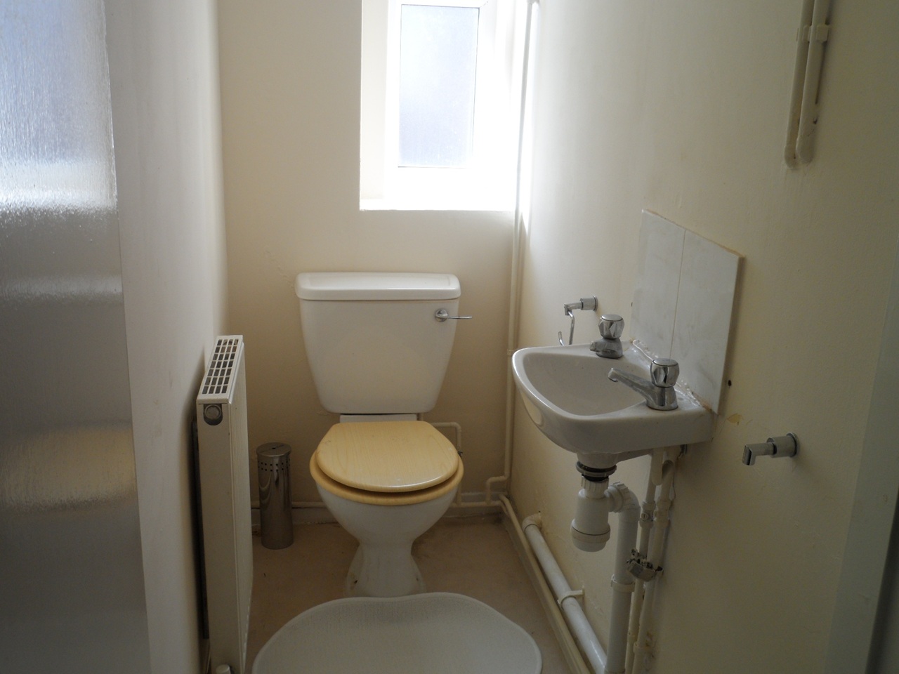 Room in a Shared House, High St, B66 photo 5