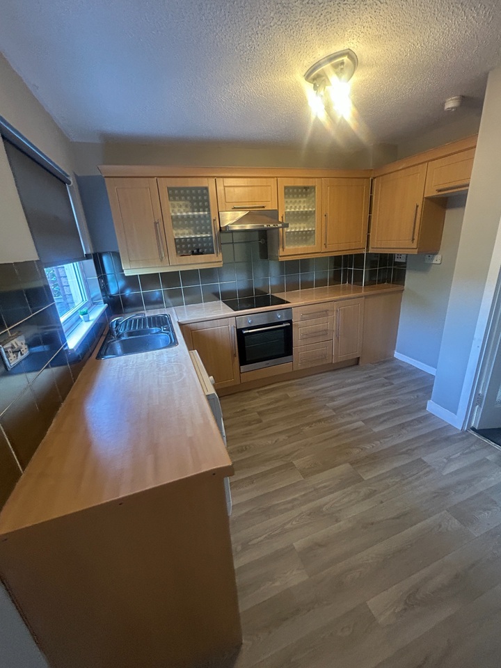 2 Bed Terraced House, Hogarth Crescent, G32