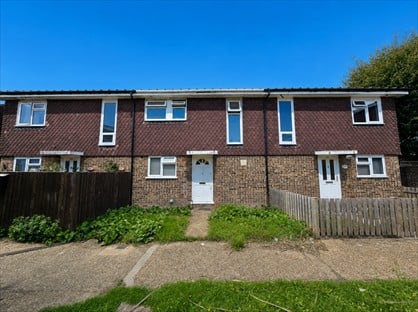 Studio Flat, Smith St, KT5