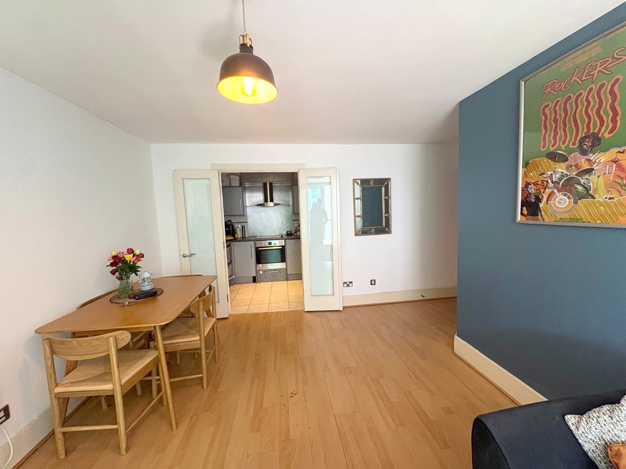 2 Bed Flat, Bridge House, SW8 photo 2