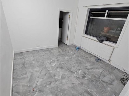 Studio Flat, Romford Road, E12