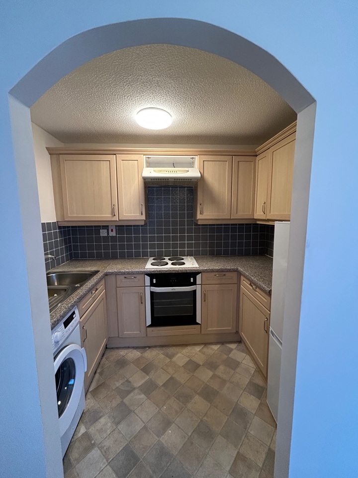 2 Bed Flat, Hulme, M15 photo 5