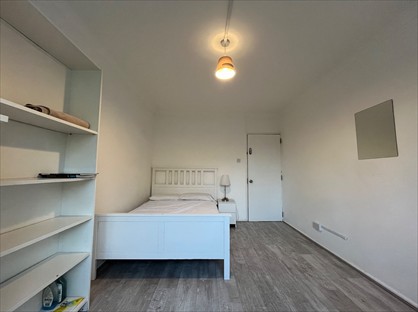 Room in a Shared Flat, Portia Court, SE11
