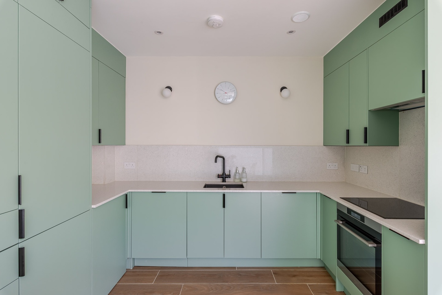 2 Bed Maisonette, Poole St, N1 photo 4