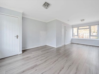 2 Bed Terraced House, Radcot Close, SL6