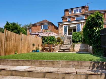 4 Bed Semi-Detached House, Meadow Road, HP4