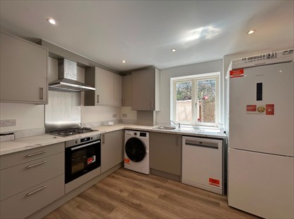 3 Bed Flat, Barge Drive, UB2