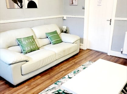 2 Bed Terraced House, Thompson Lane, OL9