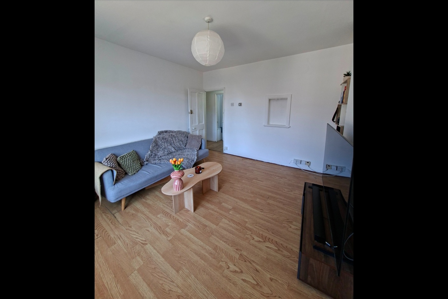 2 Bed Flat, Eastdown House, E8 photo 2