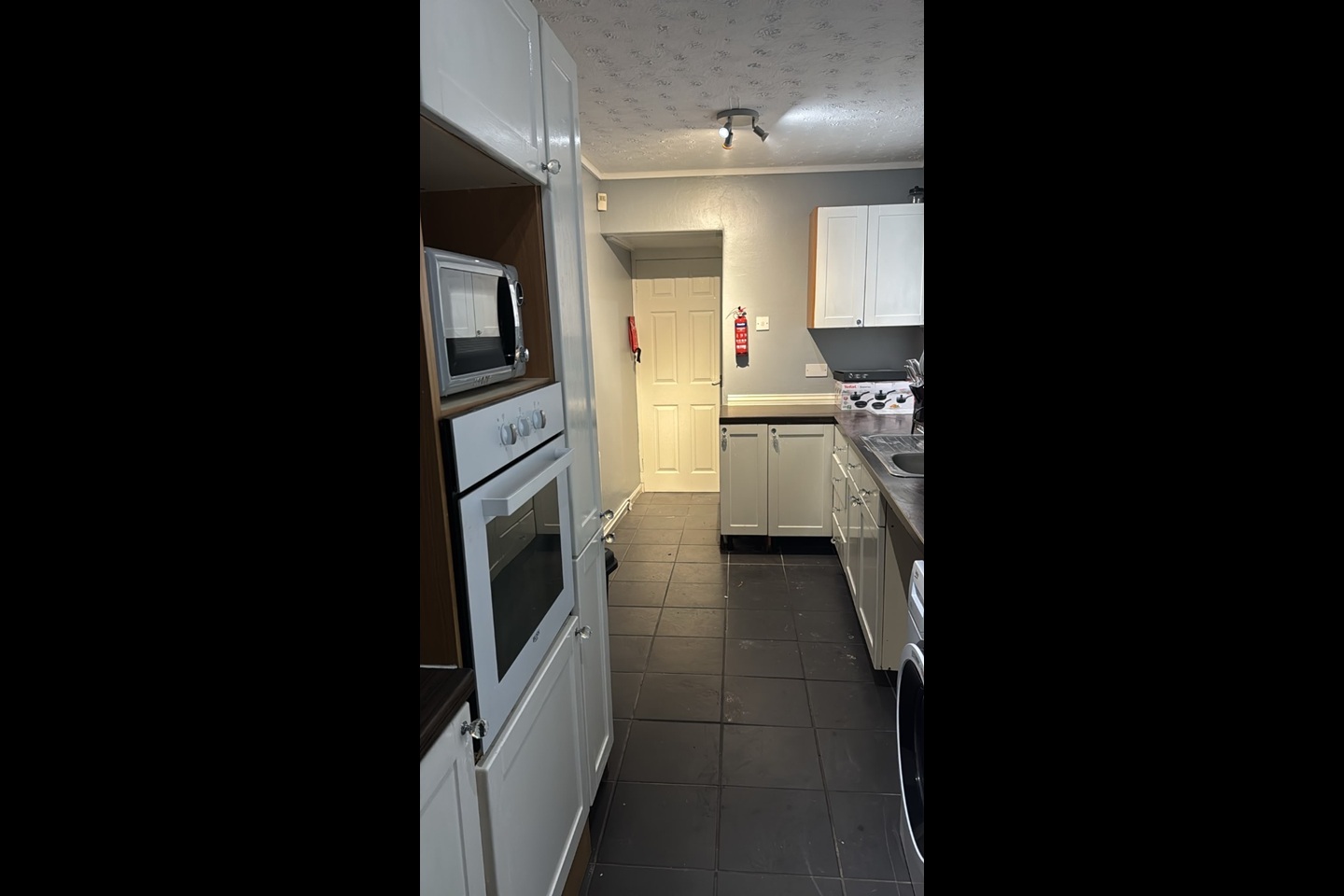 3 Bed Terraced House, Stringhey Road, CH44 photo 2