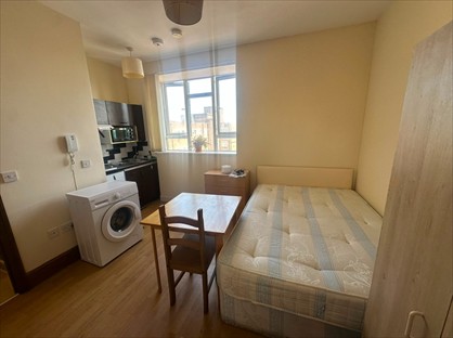 Studio Flat, Mitcham Merton, CR4