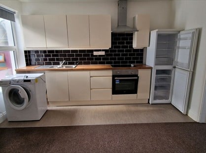 2 Bed Flat, Byron St, SN1