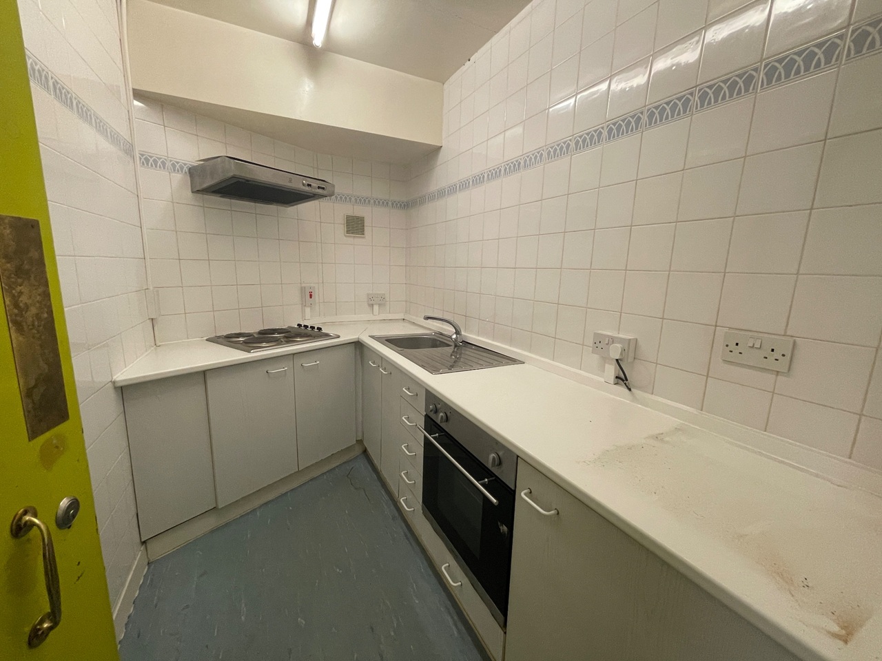 Studio Flat, Holloway Road, N7 photo 2