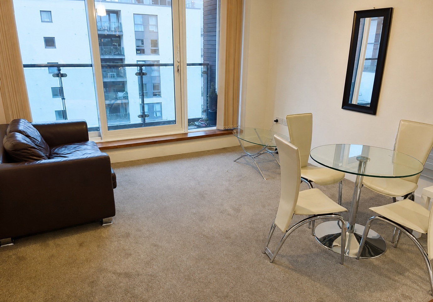 2 Bed Flat, Ferry Court, CF11 photo 4