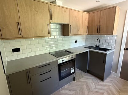 Studio Flat, Glenmore Road, SP1